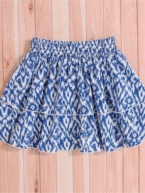 Mini skirt with elastic at the waist. Color: Blue and white Size: XS(girl)